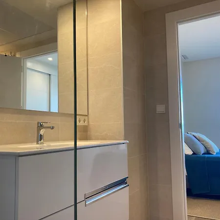 Modern Penthouse - Sea View & Private Rooftop Lejlighed *